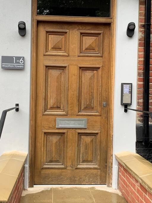 Large, Newly Renovated, Three Bedroom Town Centre Split Level Apartment With Free Parking, Sleeps Seven - Walking Distance To Beach Bournemouth Exterior photo
